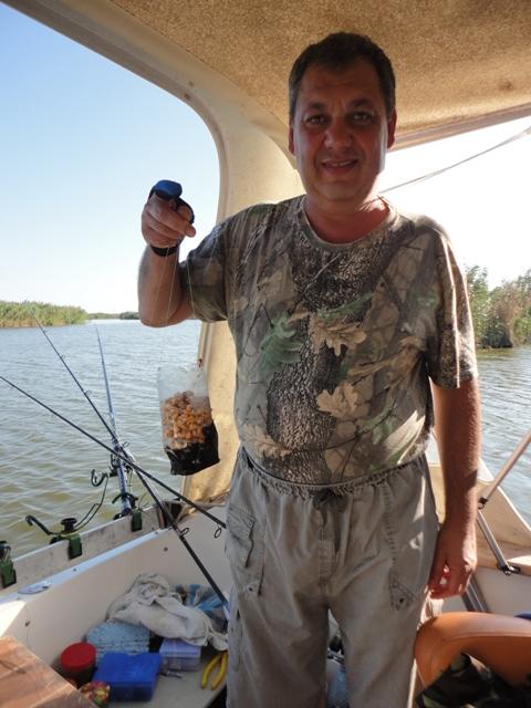 tehnici de pescuit la crap - racheta de nadit pentru delta